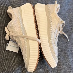 Dolce Vita Dannis Sneaker NWT (READ DESCRIP FOR SIZE INFO)